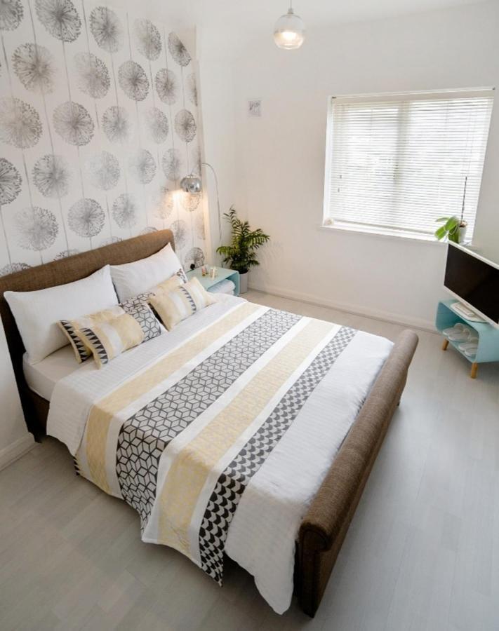 Tropical Garden Oasis Rooms Birmingham Bagian luar foto