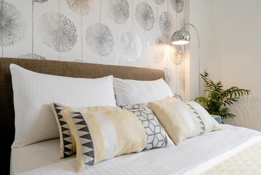 Tropical Garden Oasis Rooms Birmingham Bagian luar foto