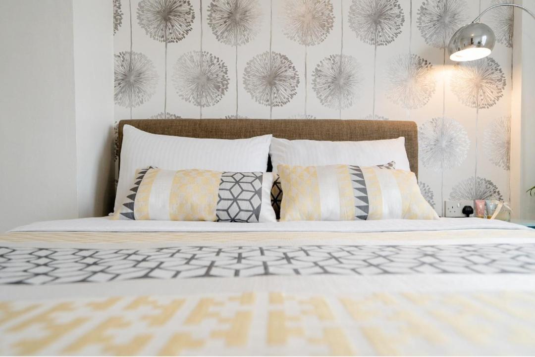 Tropical Garden Oasis Rooms Birmingham Bagian luar foto